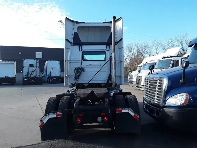 2019 VOLVO VNR42T 300