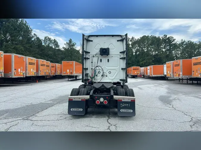 2022 Freightliner Cascadia