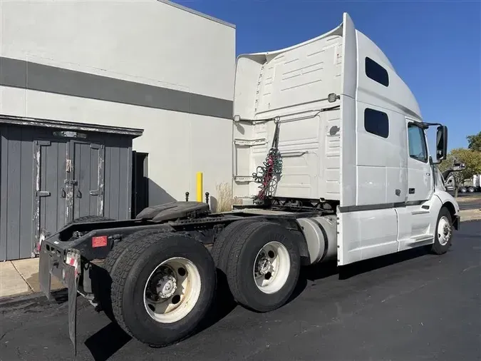 2019 VOLVO VNL760