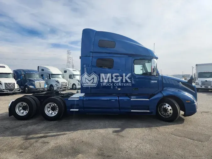 2021 VOLVO VNL64T760