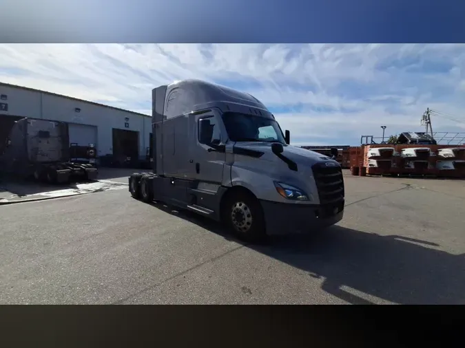 2023 Freightliner Cascadia 126