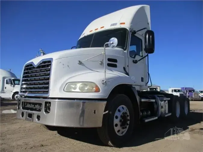 2011 MACK PINNACLE CXU61377c96f10beab602a866843db2e1b465c