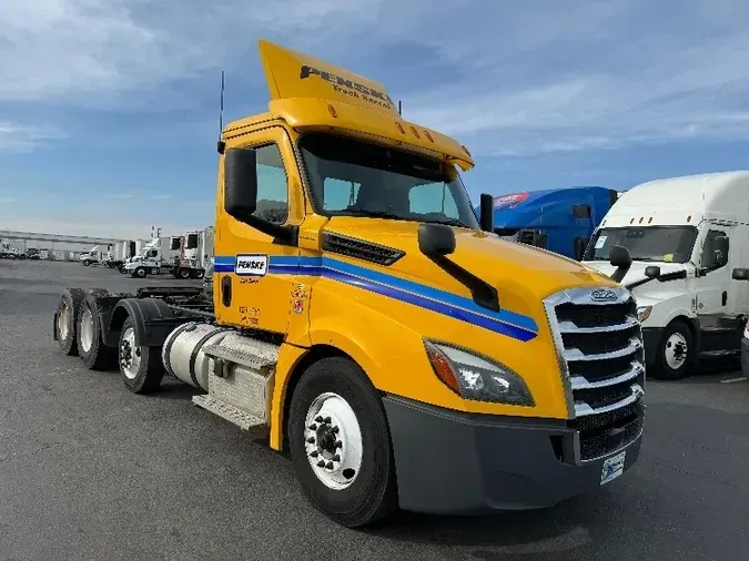 2020 Freightliner T12684ST77cc6483f41390e6720f210483a3ab57