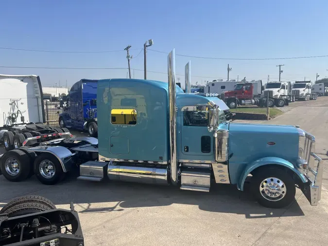 2023 Peterbilt 389