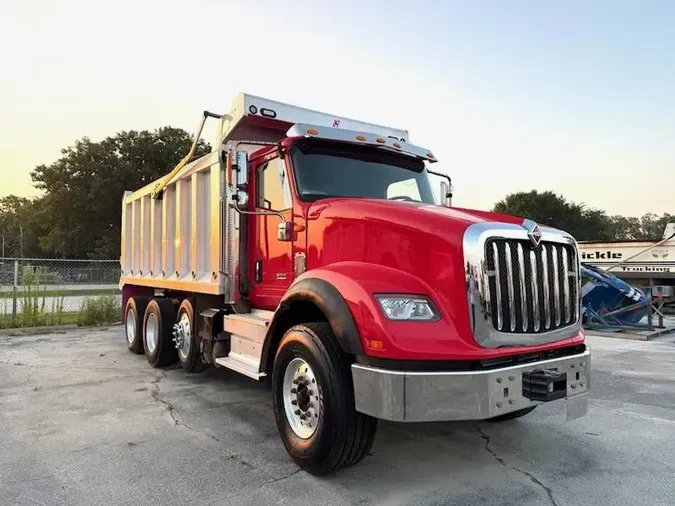 2020 International HX620