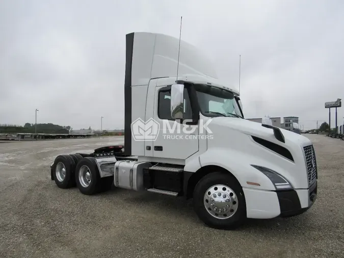 2025 VOLVO VNL64T300N