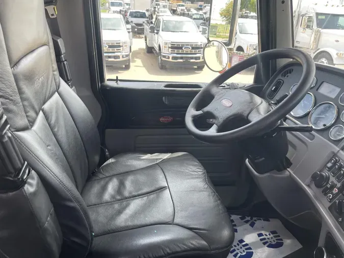 2020 Peterbilt 389