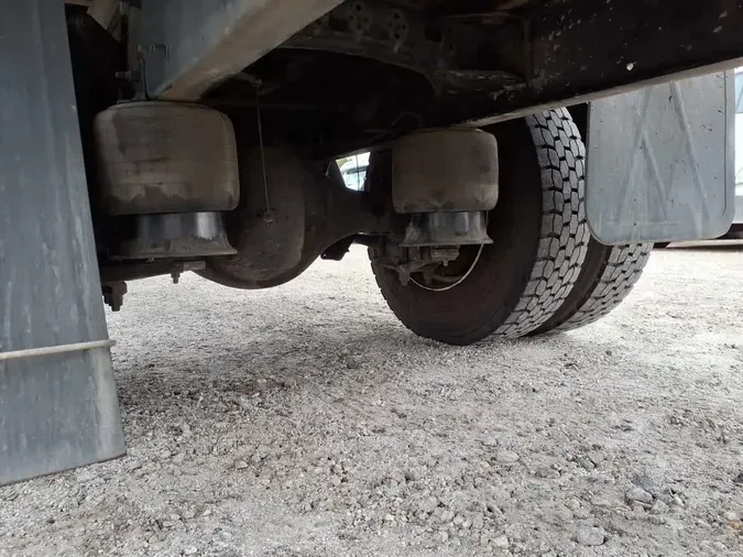 2018 FREIGHTLINER M2 106
