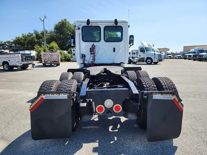 2018 FREIGHTLINER/MERCEDES CASCADIA 113