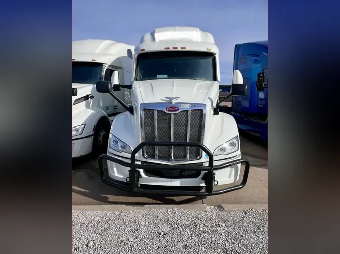 2023 PETERBILT 579