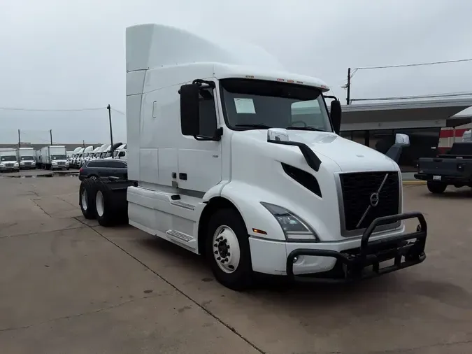 2020 VOLVO VNR64T-640