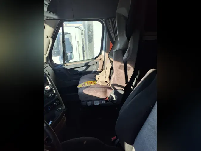 2019 FREIGHTLINER/MERCEDES CASCADIA 125