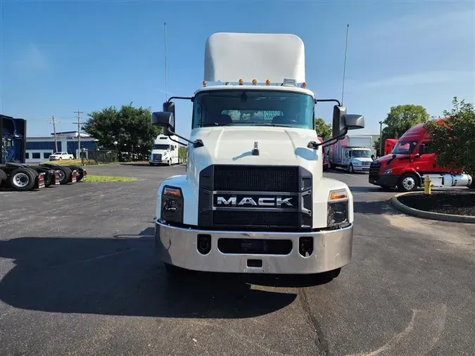 2021 MACK AN64T