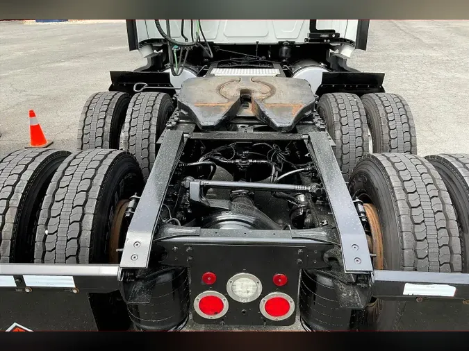 2022 INT LT625 6x4