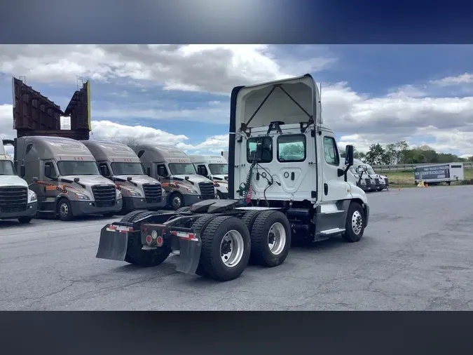 2019 Freightliner Cascadia 12577e0031d37149c61b55f82c735f58dde