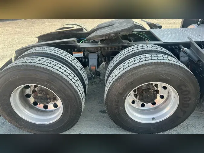 2021 Freightliner Cascadia 126