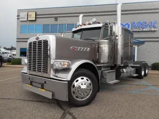 2016 PETERBILT 389