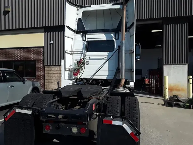 2019 VOLVO VNR42T 300
