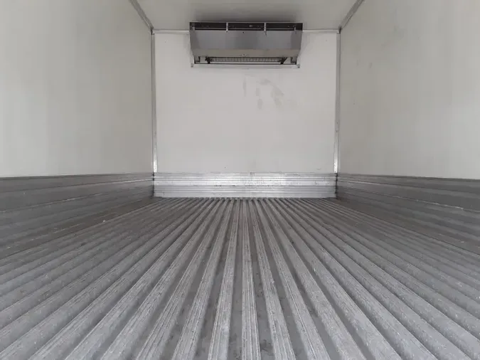 2019 HINO HINO 195