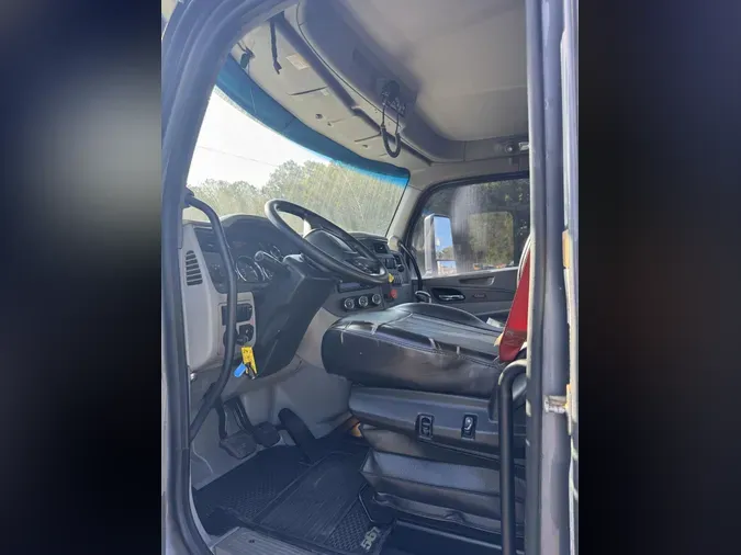 2020 Peterbilt 567
