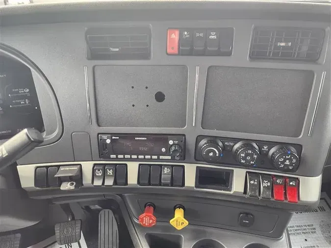 2023 KENWORTH T680