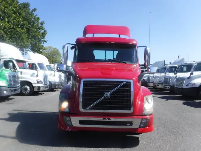 2017 VOLVO VNL64TRACTOR