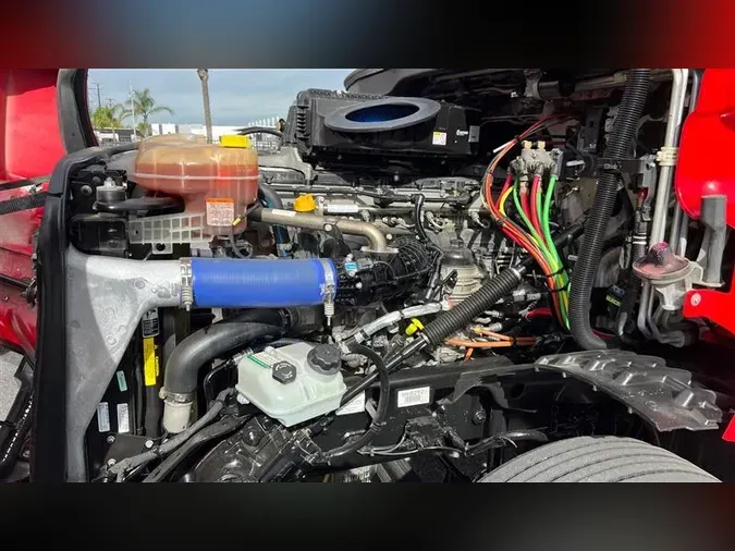 2022 FREIGHTLINER CA126