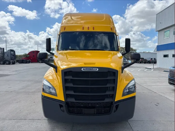 2022 Freightliner Cascadia 12677ee7d27ccddec9973ffe24d1d081345