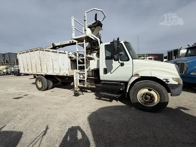 2006 INTERNATIONAL DURASTAR 4400