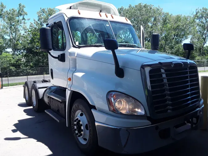 2016 FREIGHTLINER/MERCEDES CASCADIA 125