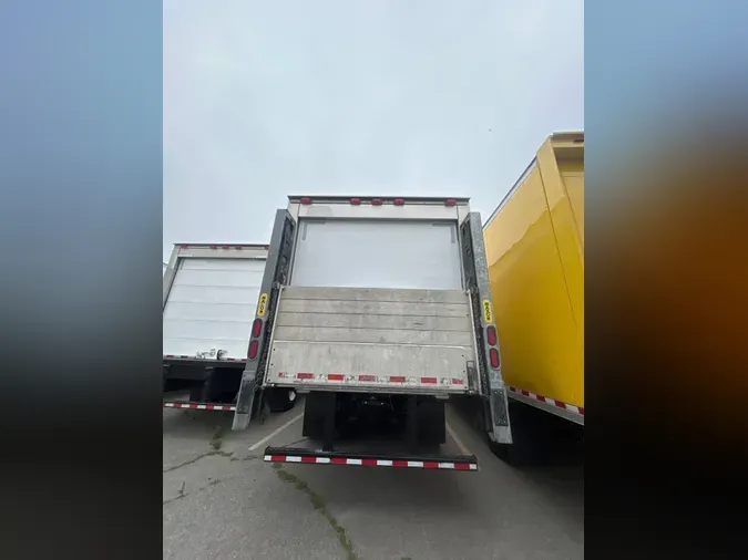 2018 FREIGHTLINER/MERCEDES M2 106