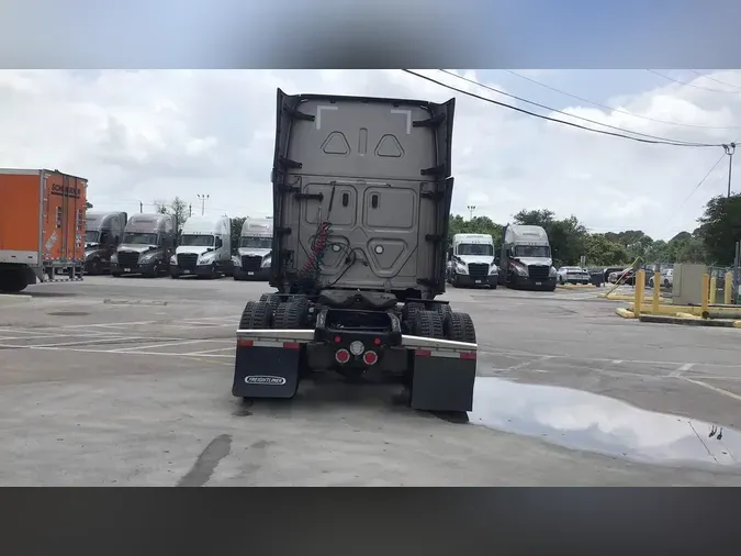 2023 Freightliner Cascadia
