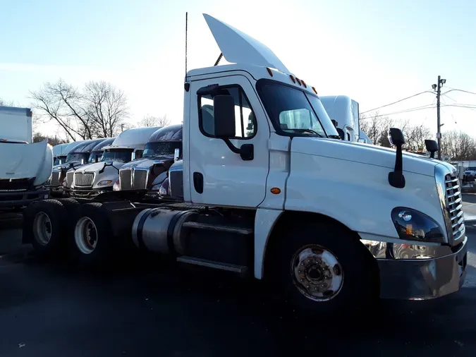 2016 FREIGHTLINER/MERCEDES CASCADIA 125