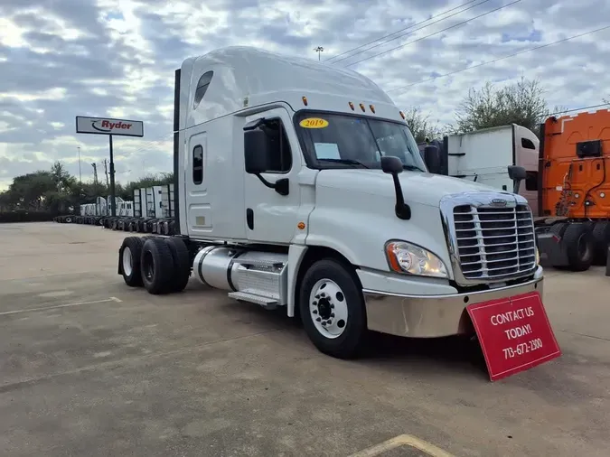 2019 FREIGHTLINER/MERCEDES CASCADIA 125