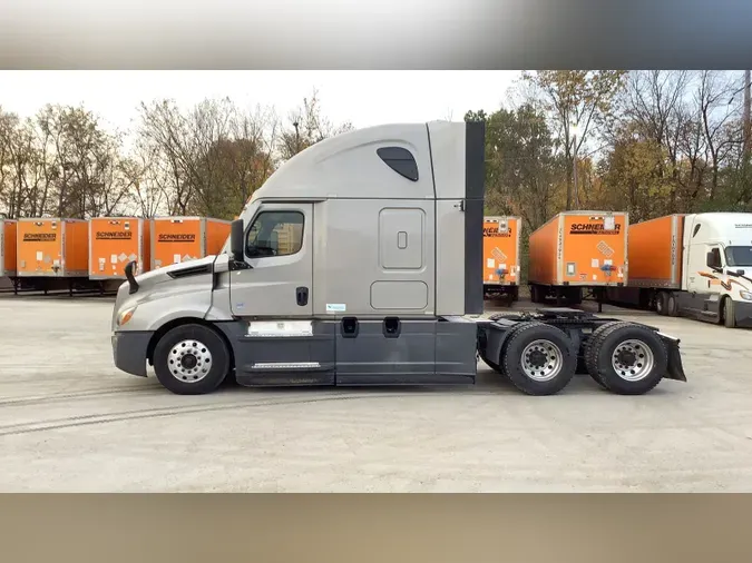 2021 Freightliner Cascadia