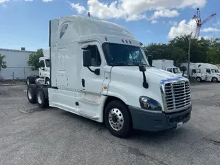2017 FREIGHTLINER X12564ST