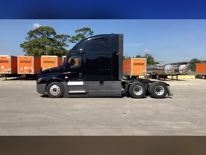 2023 Freightliner Cascadia 126