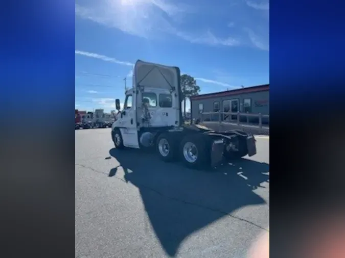 2019 FREIGHTLINER/MERCEDES CASCADIA 1257805ab71d273be2083d32ca8116a923c