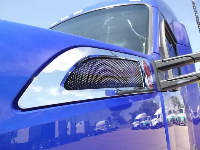 2022 Kenworth T6807809eb63d85007954f89aa989d47254d