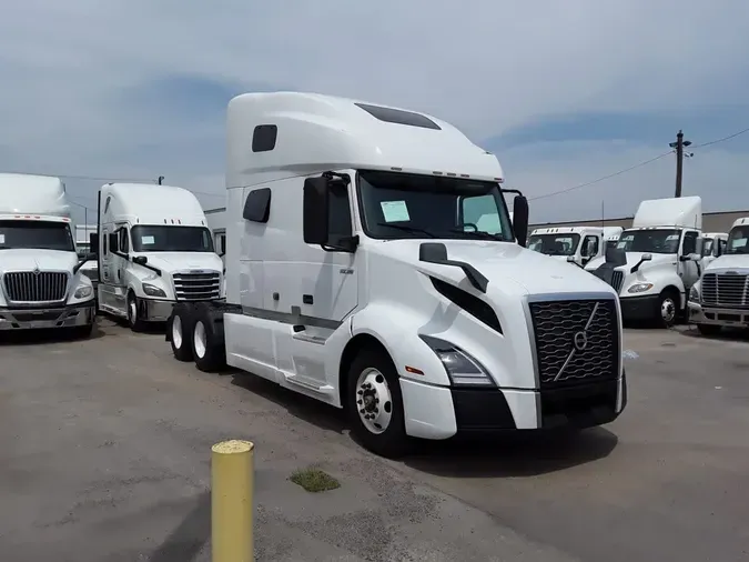2020 VOLVO VNL64T-760