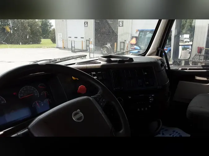 2018 Volvo VNL300