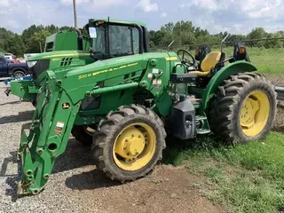 2016 John Deere 5085E