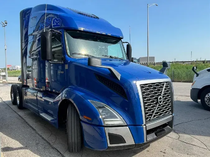 2019 VOLVO VNL64T760