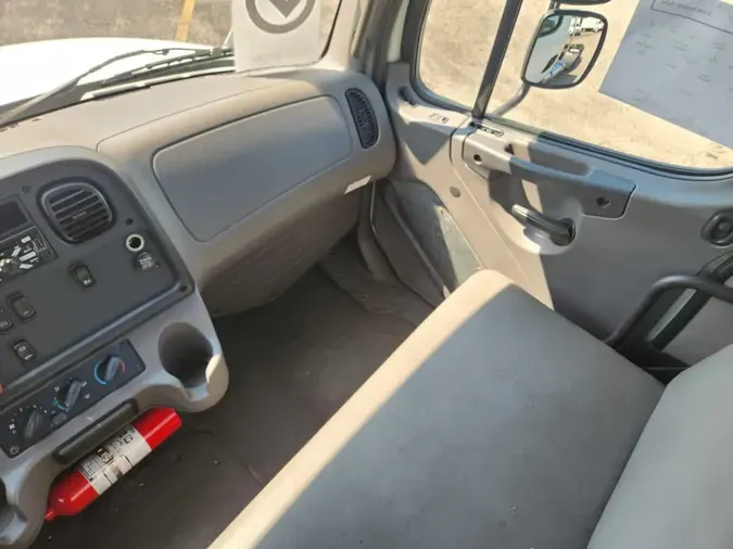 2018 FREIGHTLINER/MERCEDES M2 106