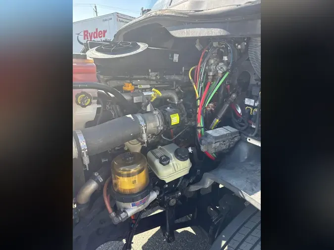 2017 FREIGHTLINER/MERCEDES CASCADIA 113