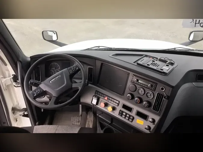 2021 Freightliner Cascadia 126