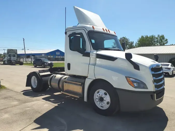 2020 FREIGHTLINER/MERCEDES NEW CASCADIA 1267815a463a2e25c909c9518c8b391ba05