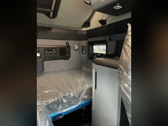 2026 MACK Pioneer 76" High Roof78172ca887bebe9a6fcb7cc2775ba3ba