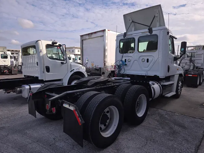 2018 FREIGHTLINER/MERCEDES CASCADIA 125