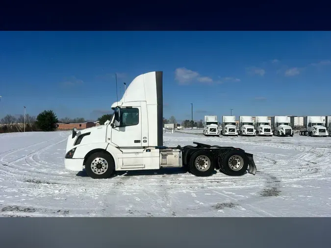 2018 Volvo VNL300